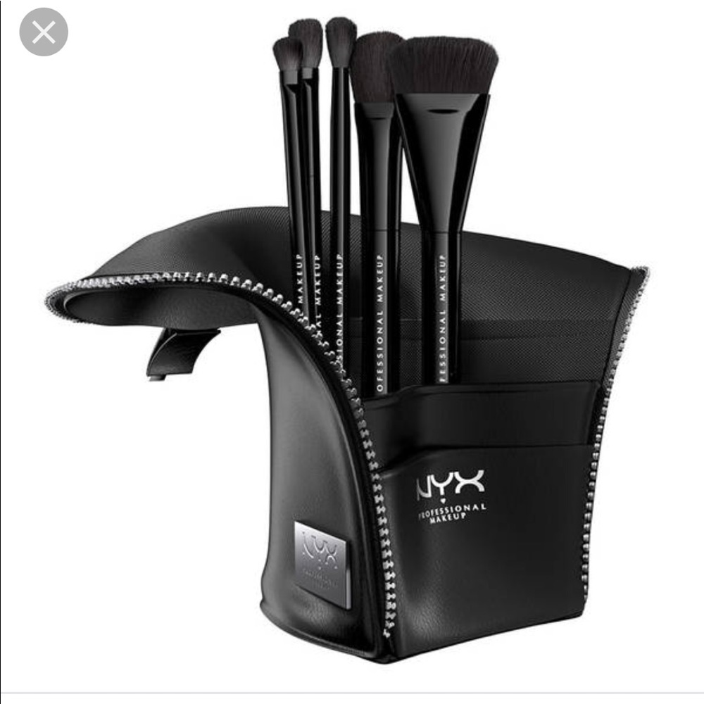 Brand new NYX brush travel bag